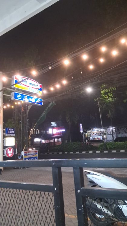 Menikmati Malam, Mencari Makna di Tengah Hiruk Pikuk Kota Malang